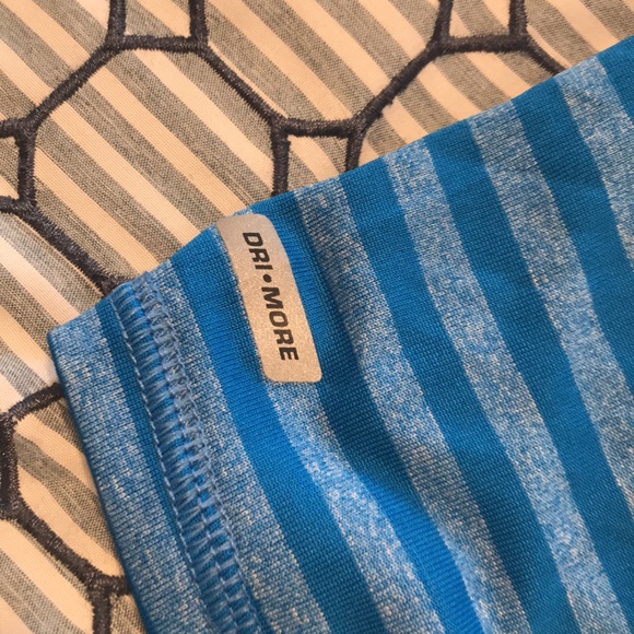 Danskin now performance material top. Stay cool - Picture 3 of 4